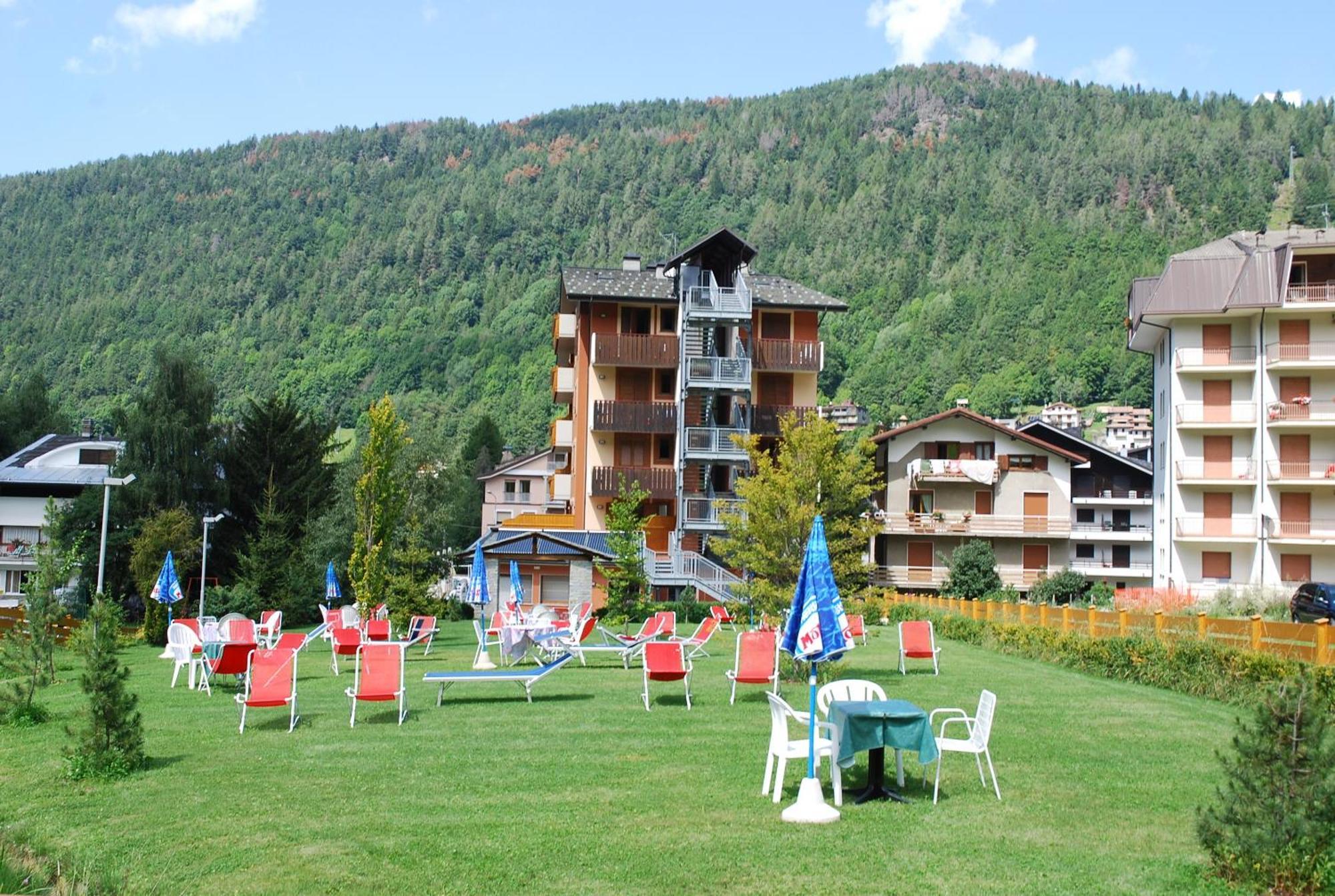 Hotel Derby Aprica Exterior photo